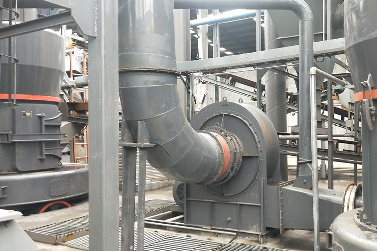 大型石頭磨粉機型號有哪些？選購時要注意什么？